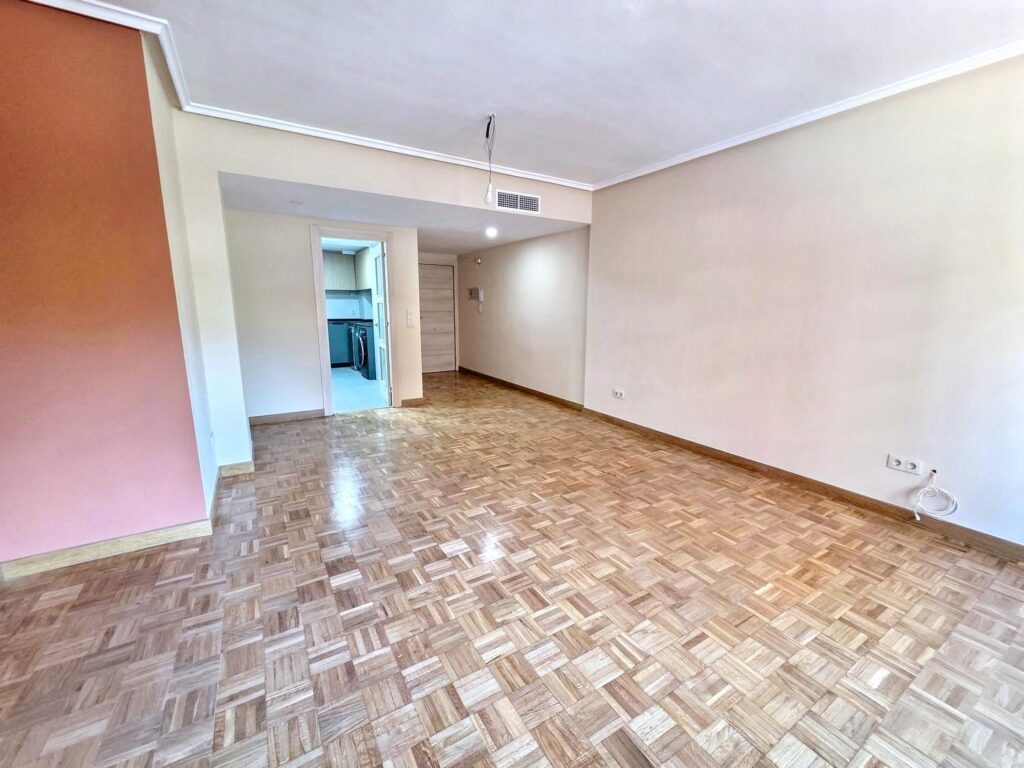 1457520352
