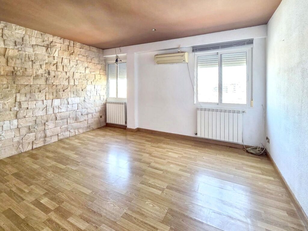 1458243917
