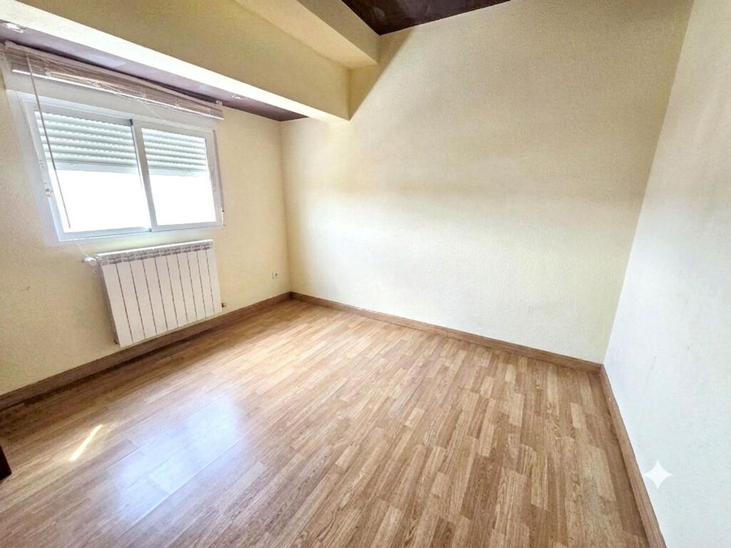 1458243962