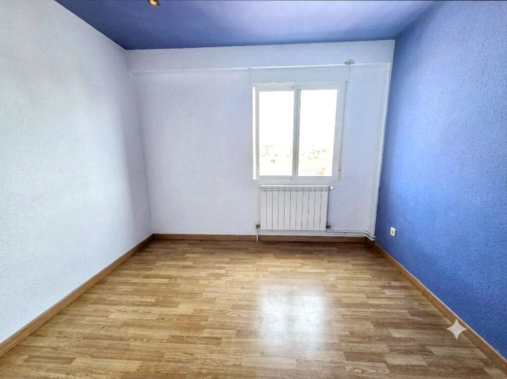 1458244027
