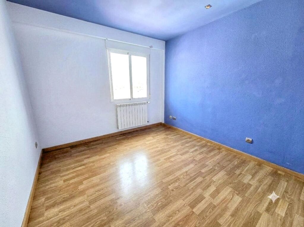 1458244036